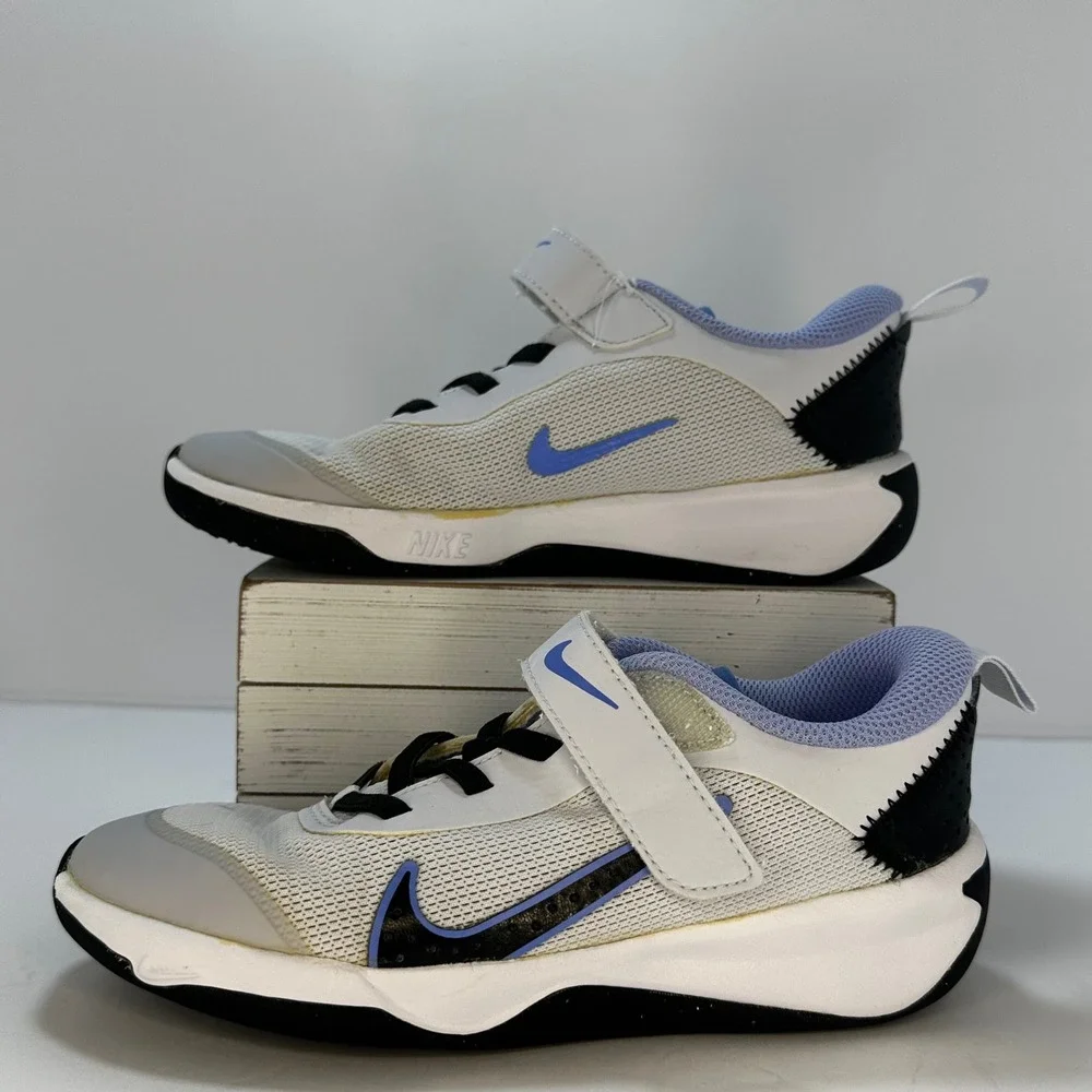 Nike Kids‎ Omni Multi-Court White Blue Black Velcro Strap 009 Size 1Y